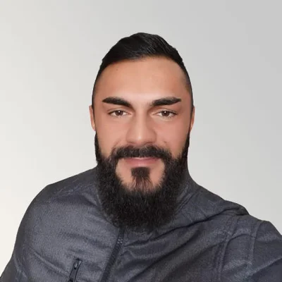 Alisan Zer, Geschäftsführer