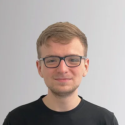 Egor Friesen, Kundendienst-Mitarbeiter